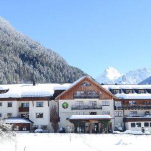 <p>Hotel Felbermayer ligt op slechts 250 meter van de skilift en met je skipas maak je gratis gebruik van de shuttleservice. Het hotel heeft een prachtige sparuimte met een binnenzwembad. Je vindt hier ook spafaciliteiten