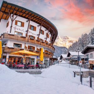 <p>Hotel des Alpes ligt op een mooie